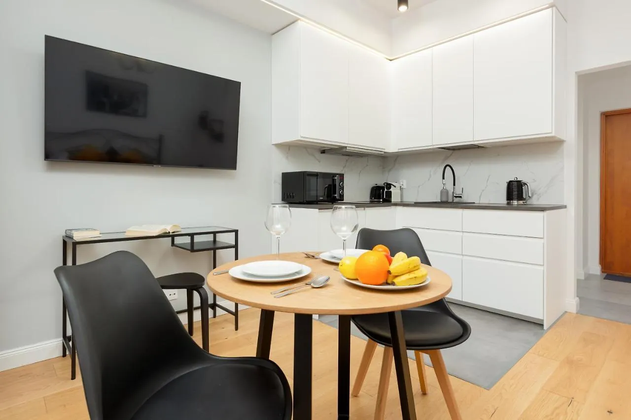 Central Studio Apartment Marszalkowska By Renters Warsaw Poland