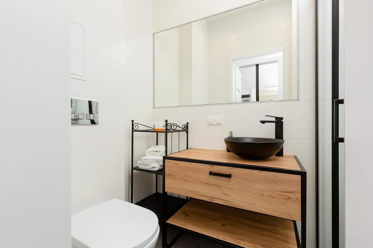 Central Studio Apartment Marszalkowska By Renters Warsaw Poland